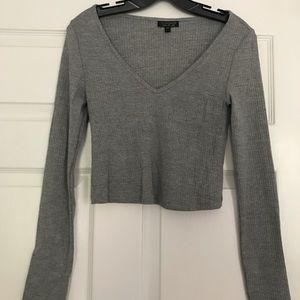 Topshop gray cropped long sleeve t size 6